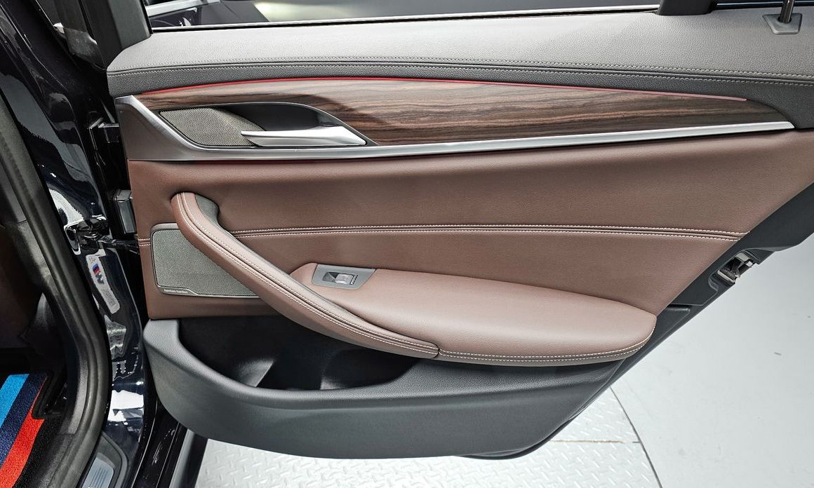 BMW 5-Series 2021