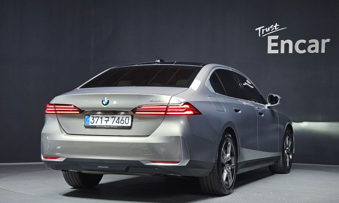 BMW 5-Series 2025