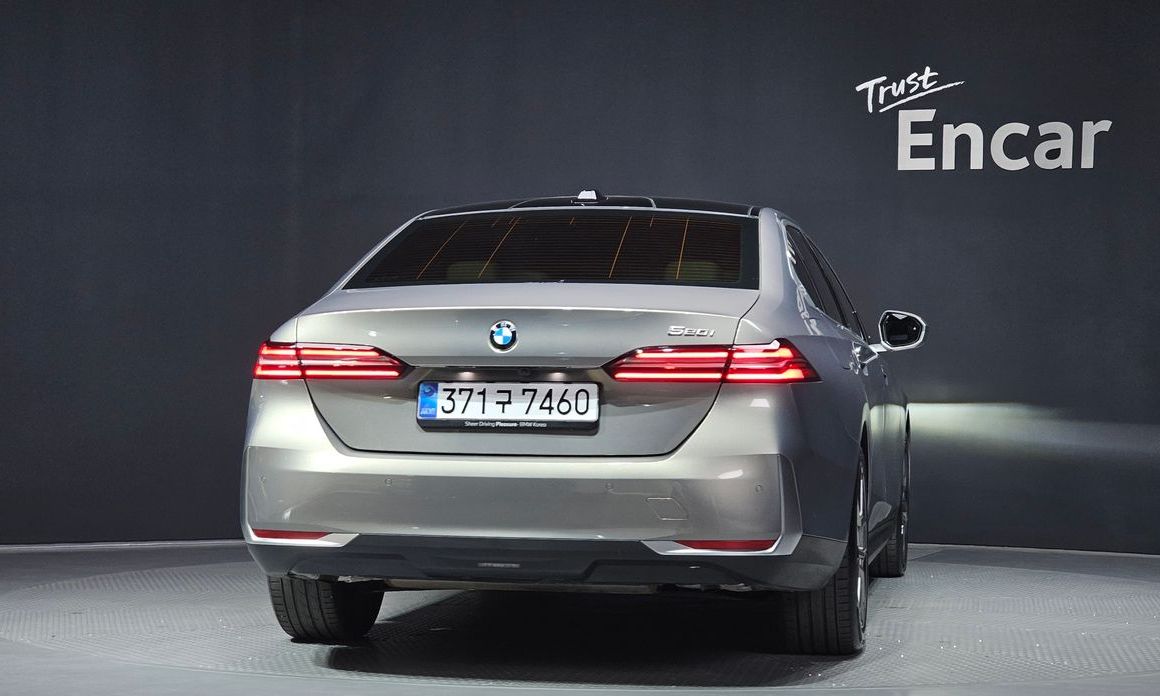 BMW 5-Series 2025