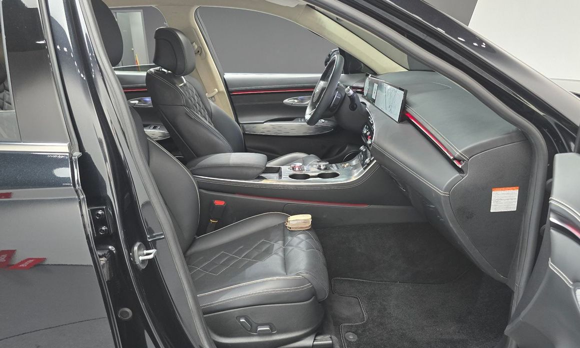 Genesis GV70 2025