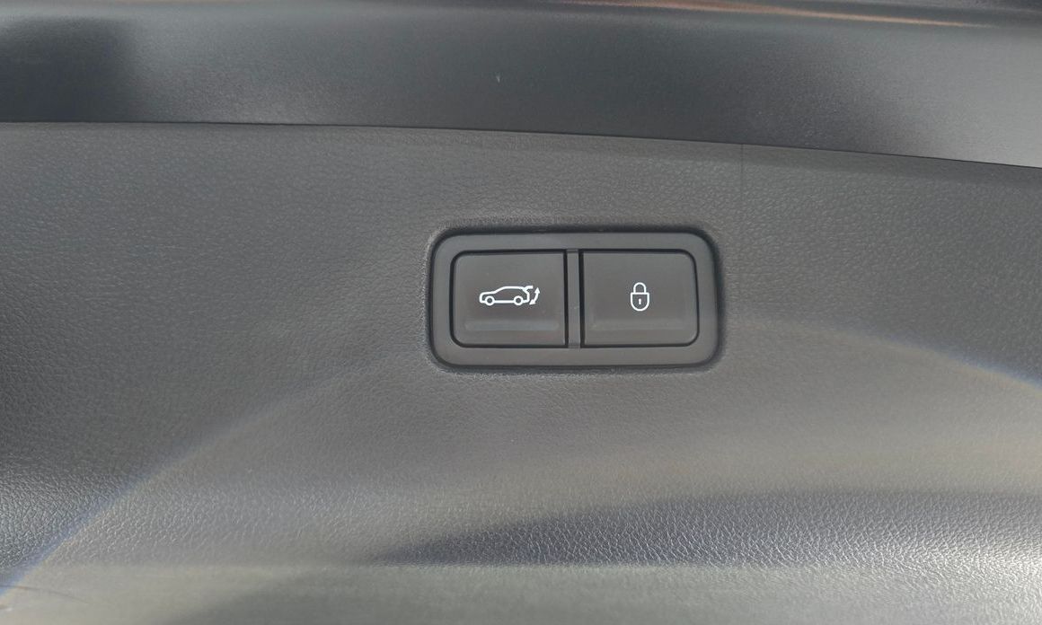 Genesis GV70 2025