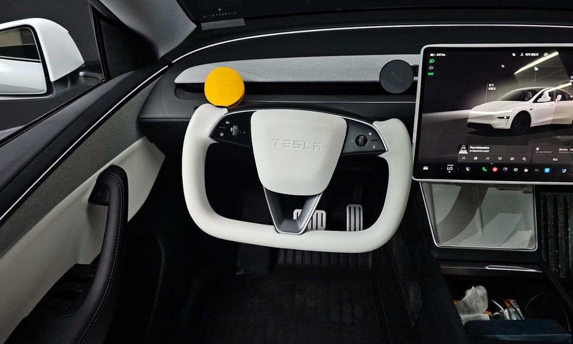 Tesla Model Y 2025