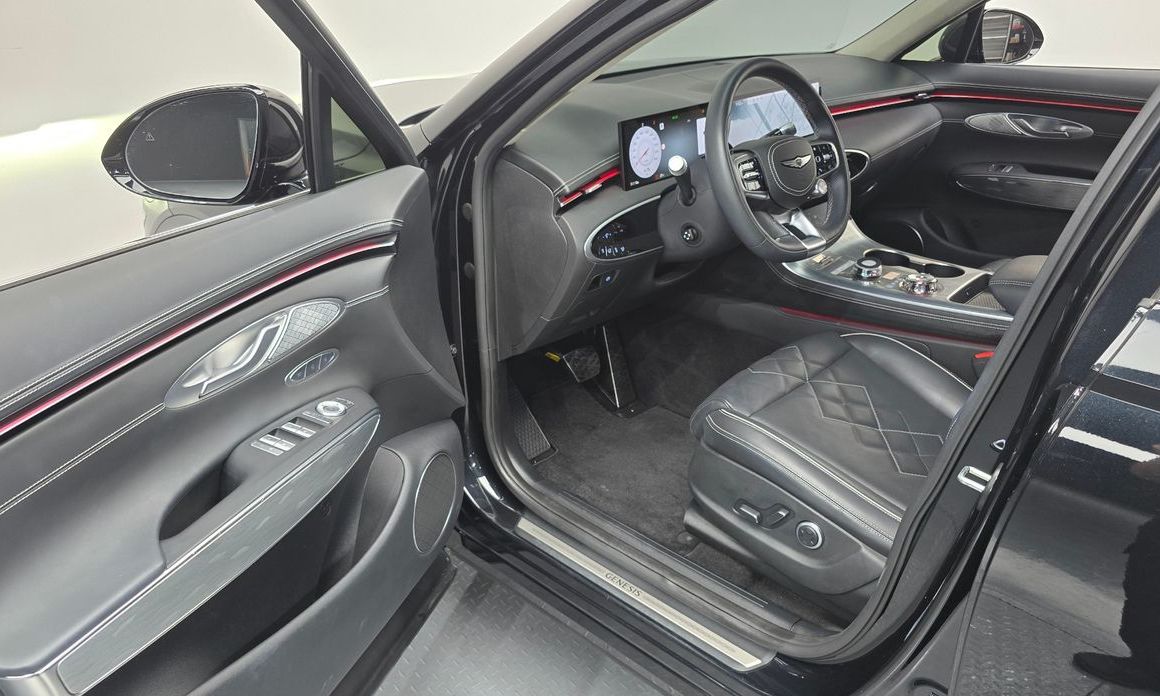 Genesis GV70 2025