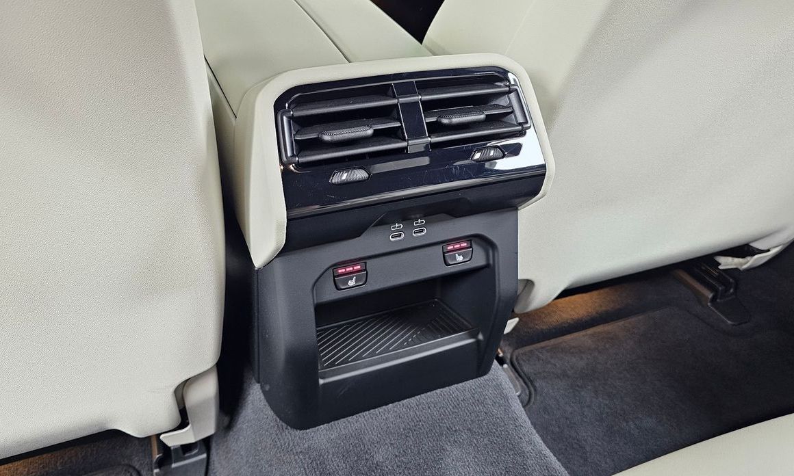 BMW 5-Series 2025
