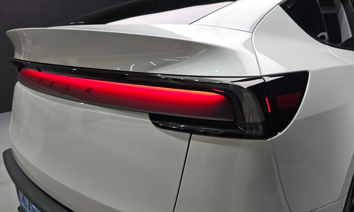 Tesla Model Y 2025