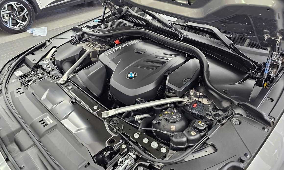 BMW 5-Series 2025