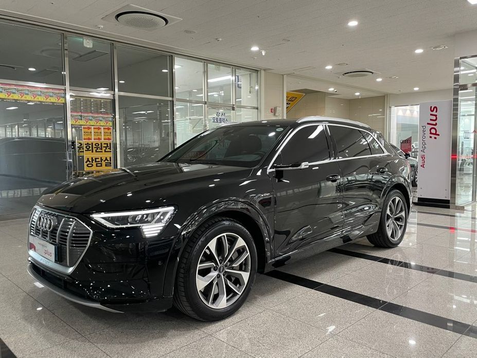 Audi e-tron 2022