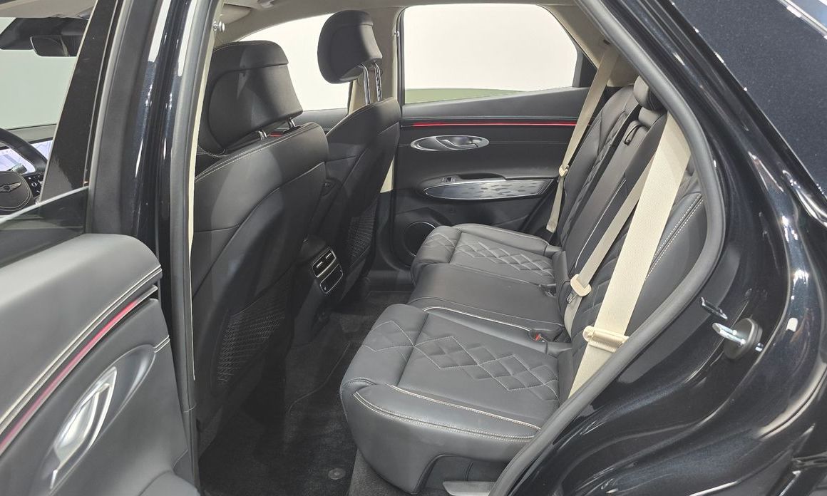 Genesis GV70 2025