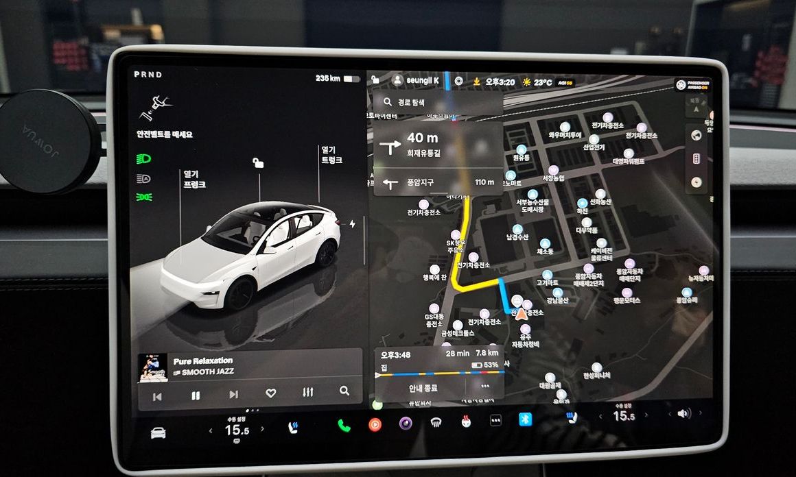 Tesla Model Y 2025