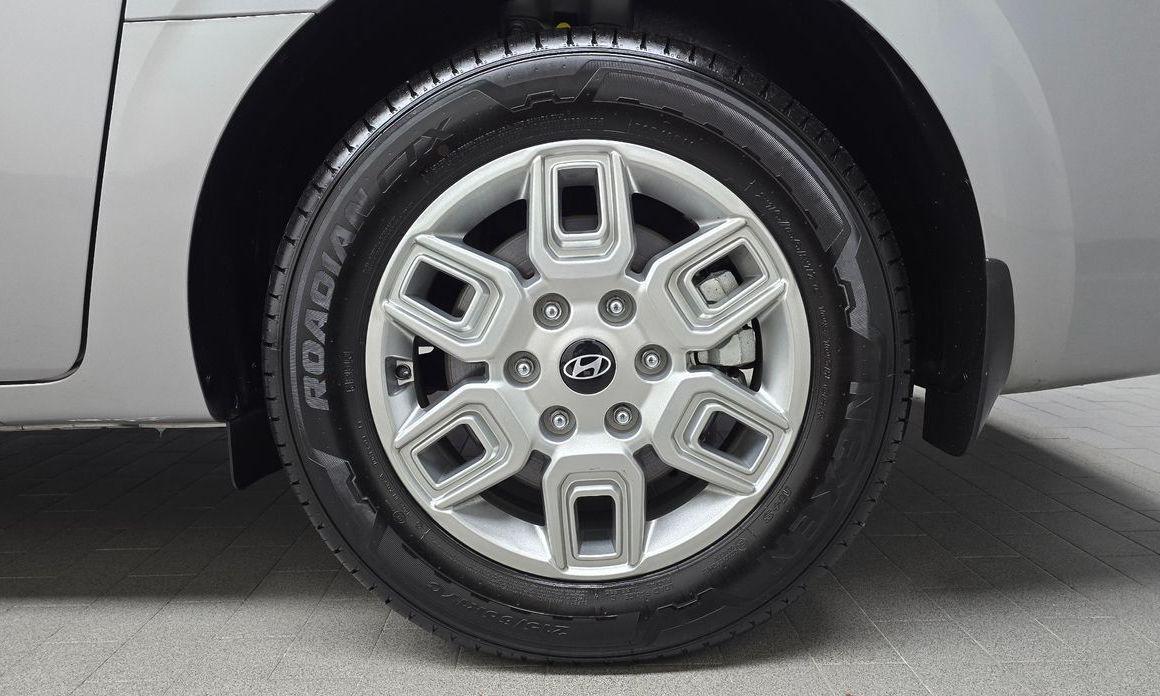 Hyundai Staria 2025