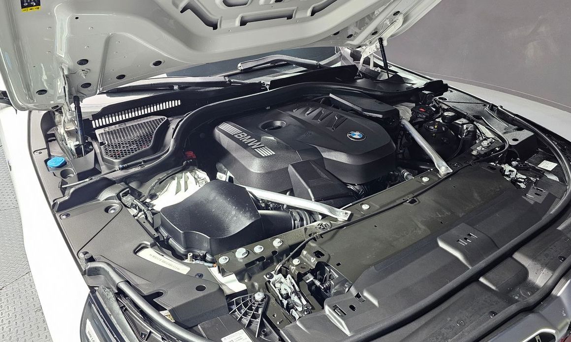BMW 5-Series 2025