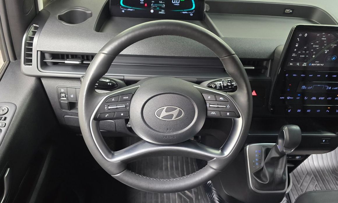 Hyundai Staria 2025