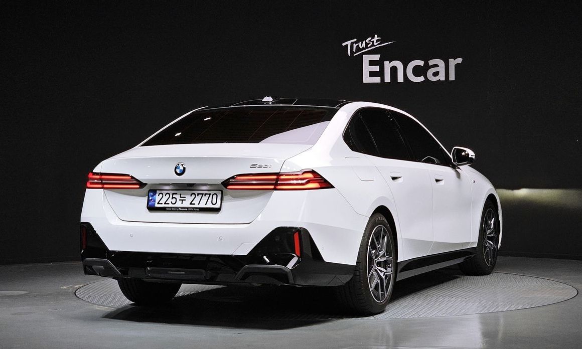 BMW 5-Series 2025