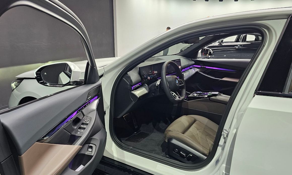 BMW 5-Series 2025