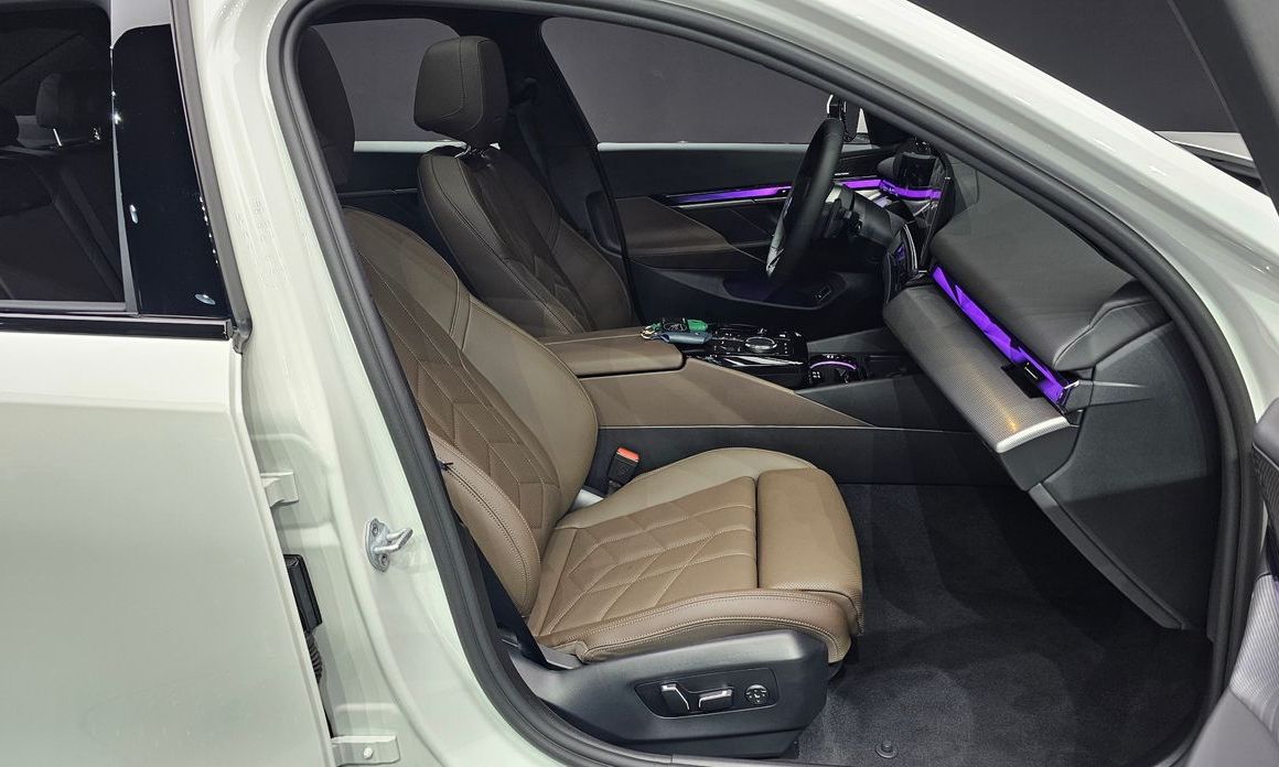 BMW 5-Series 2025