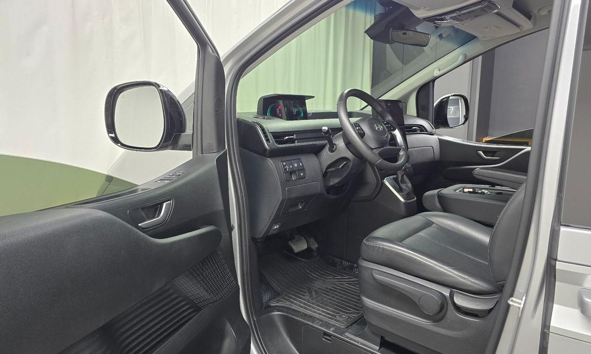 Hyundai Staria 2025