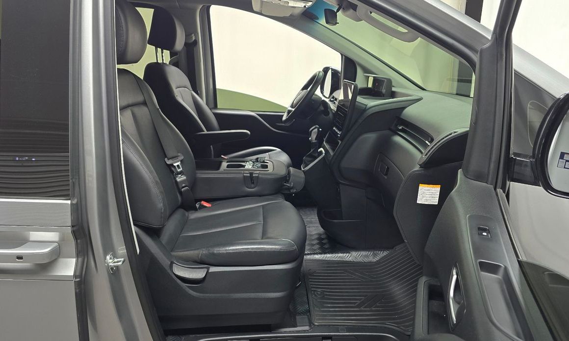 Hyundai Staria 2025