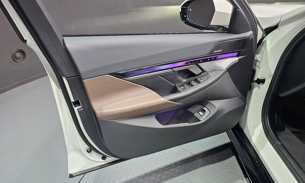 BMW 5-Series 2025