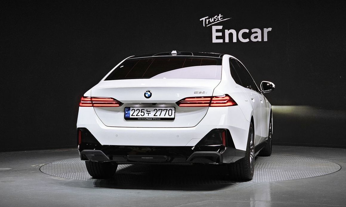 BMW 5-Series 2025