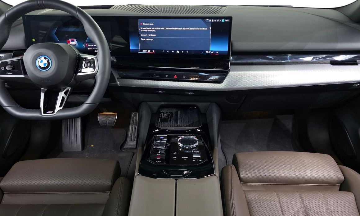 BMW i5 2025