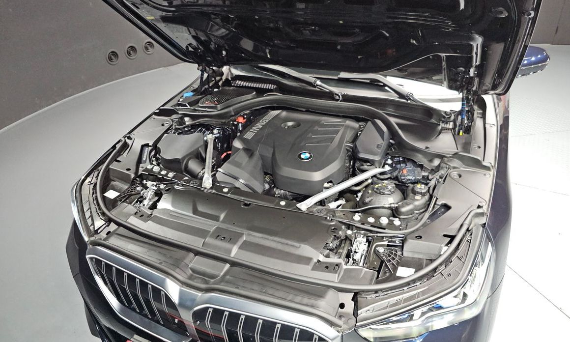 BMW 5-Series 2024