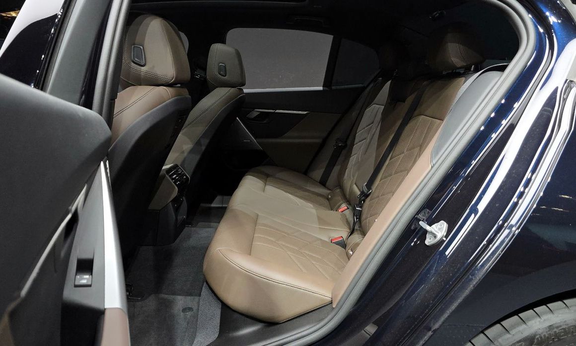 BMW 5-Series 2024