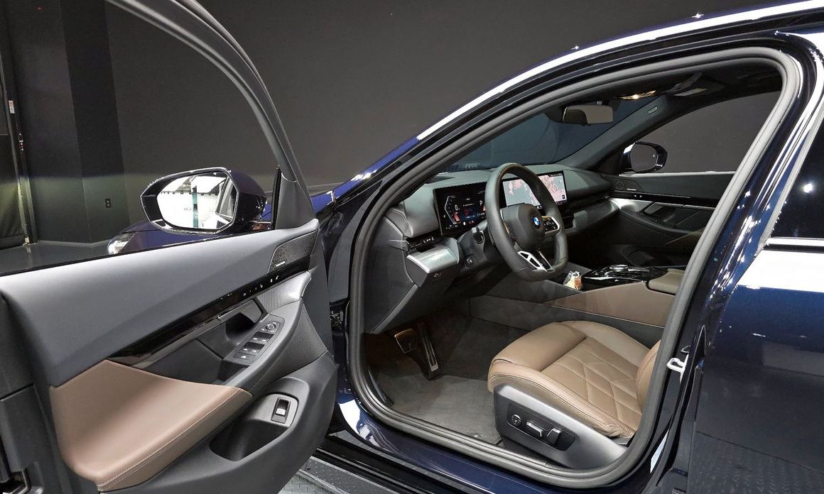 BMW 5-Series 2024