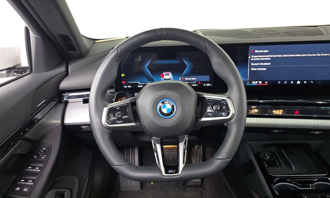 BMW i5 2025
