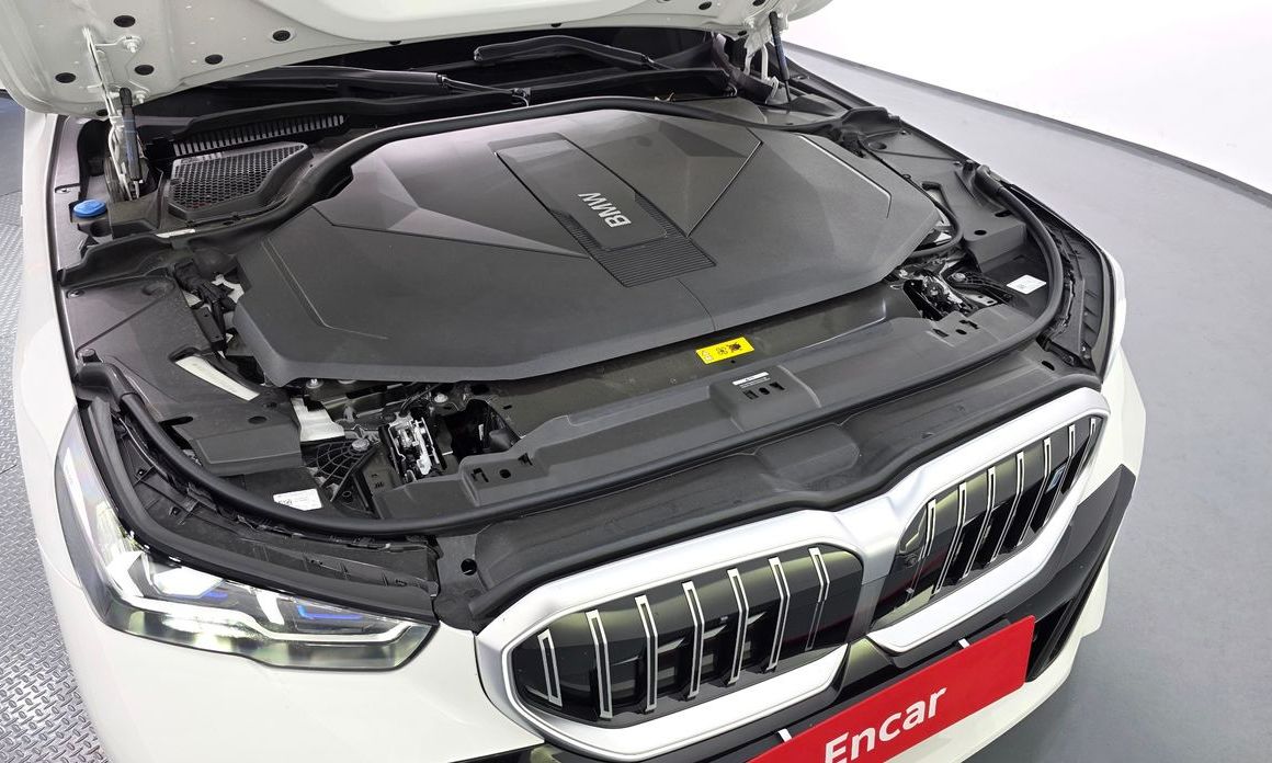 BMW i5 2025