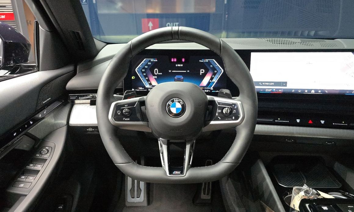 BMW 5-Series 2024
