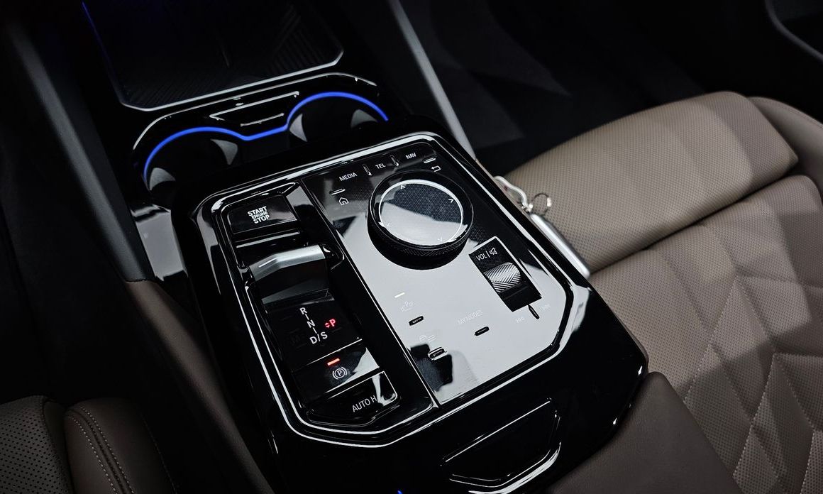 BMW 5-Series 2025