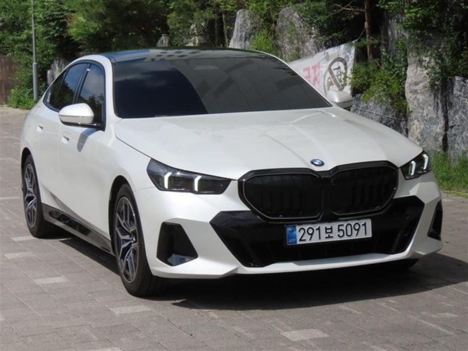 BMW 5-Series 2026