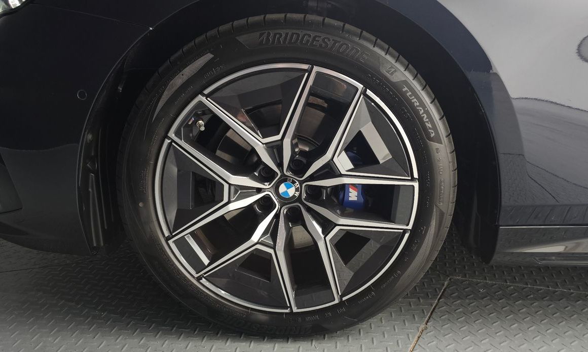 BMW 5-Series 2025