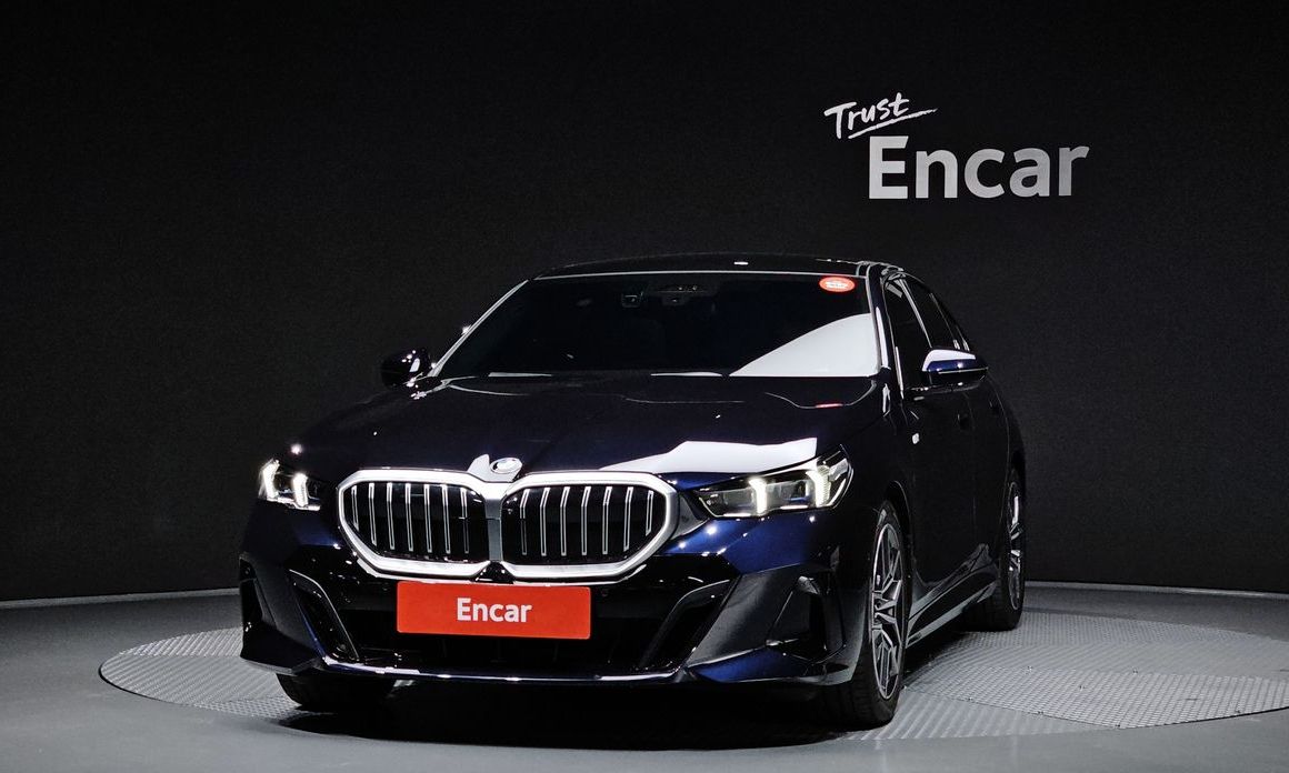 BMW 5-Series 2024