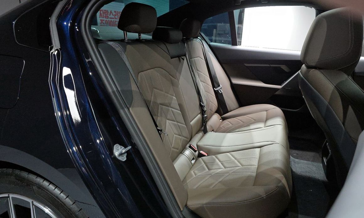 BMW 5-Series 2024