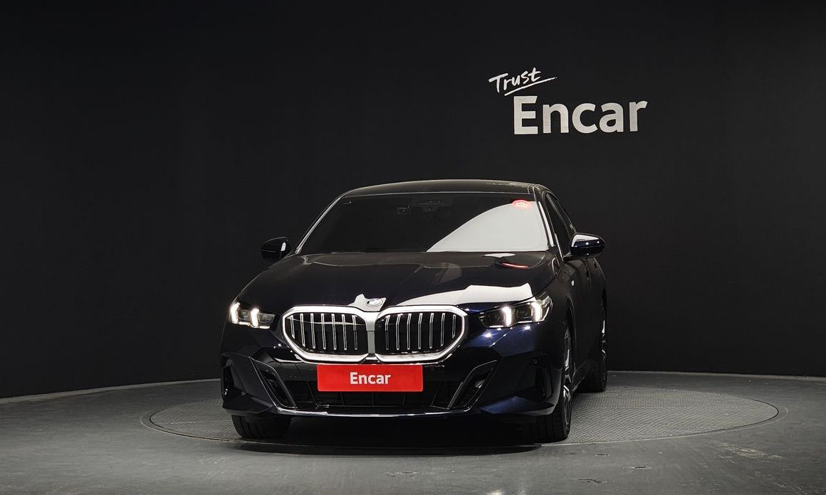 BMW 5-Series 2025