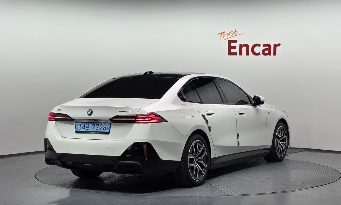 BMW i5 2025
