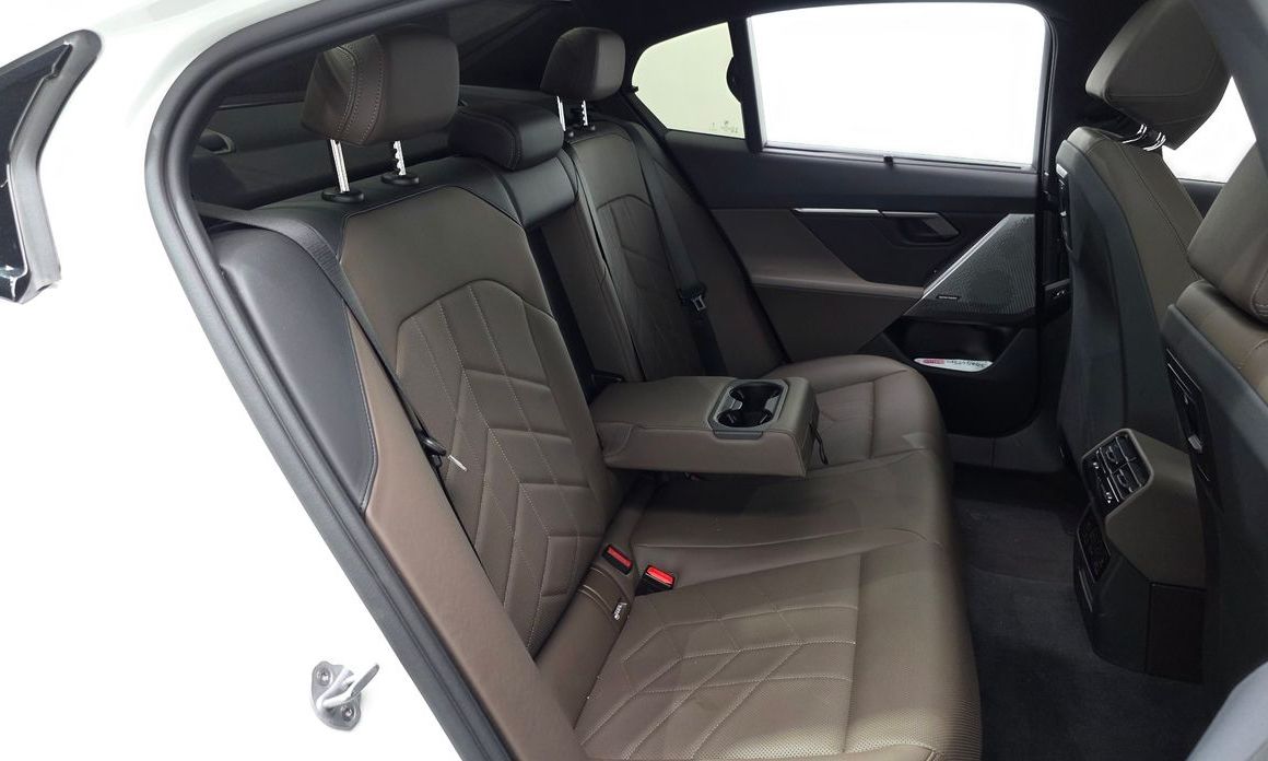 BMW i5 2025