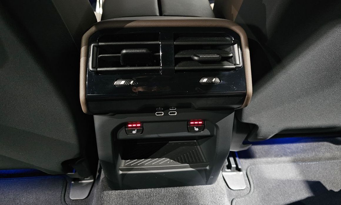 BMW 5-Series 2025