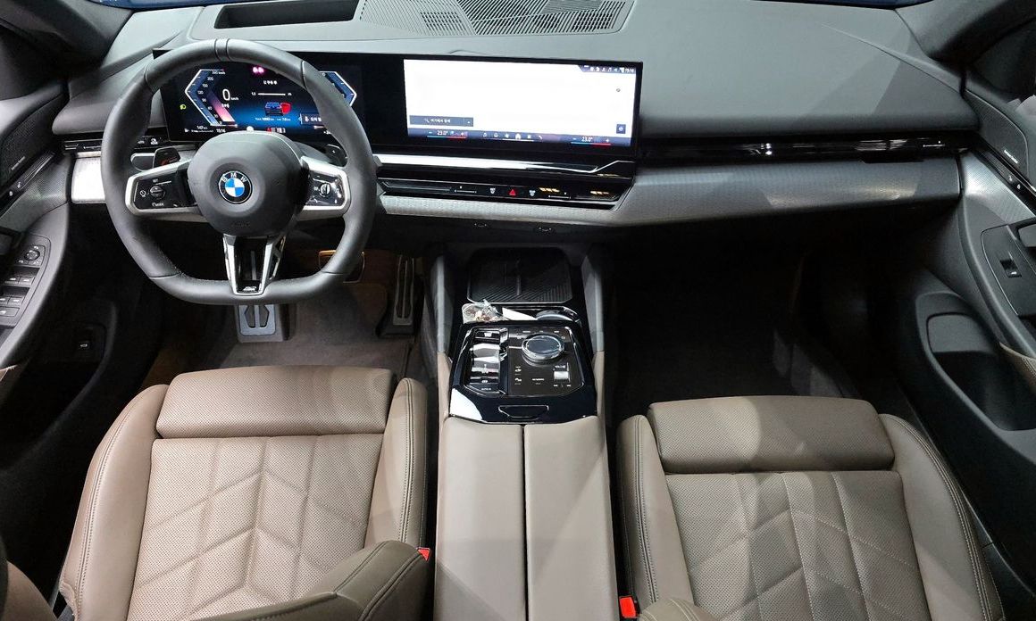 BMW 5-Series 2024