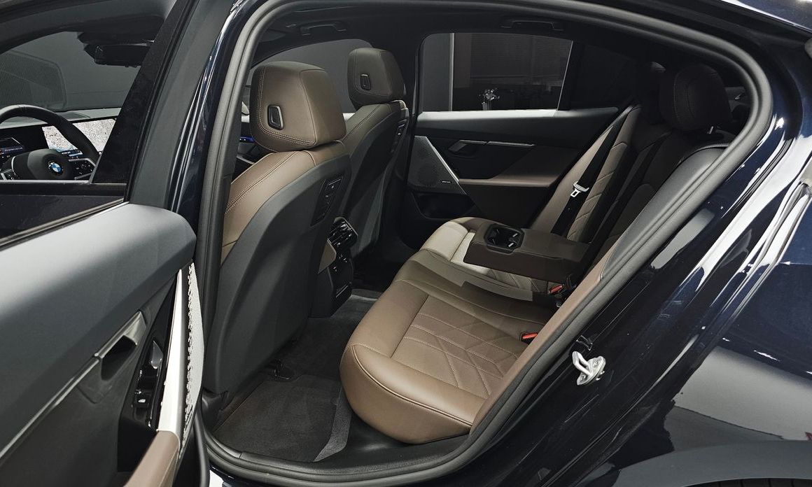 BMW 5-Series 2025