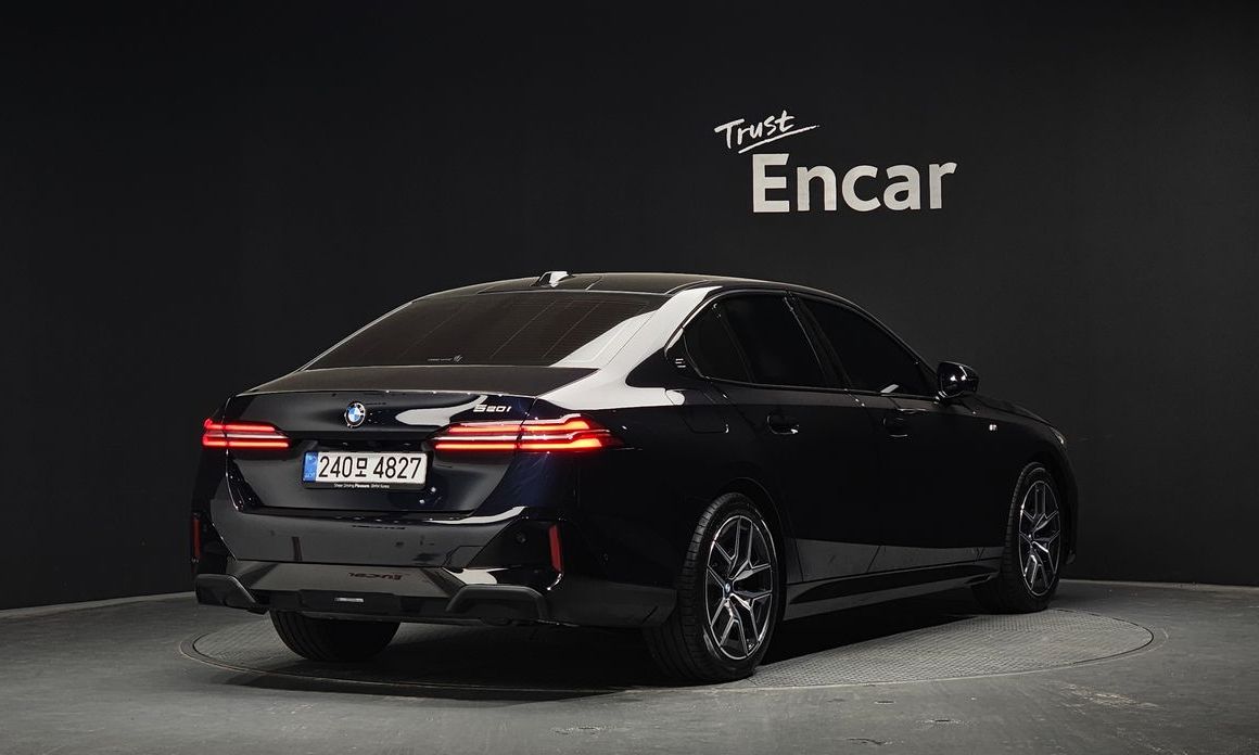 BMW 5-Series 2025