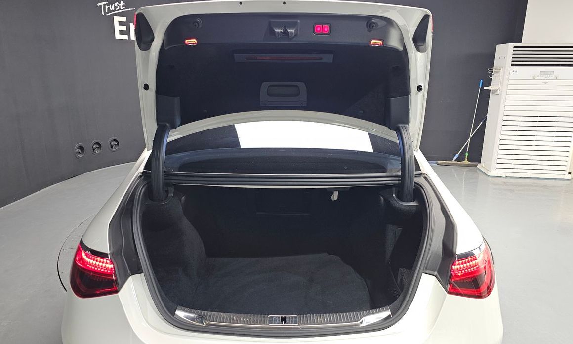 Mercedes-Benz S-Class 2021