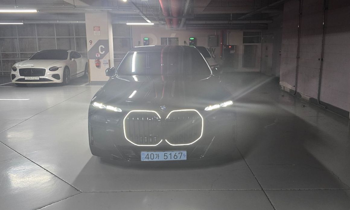 BMW i7 2024