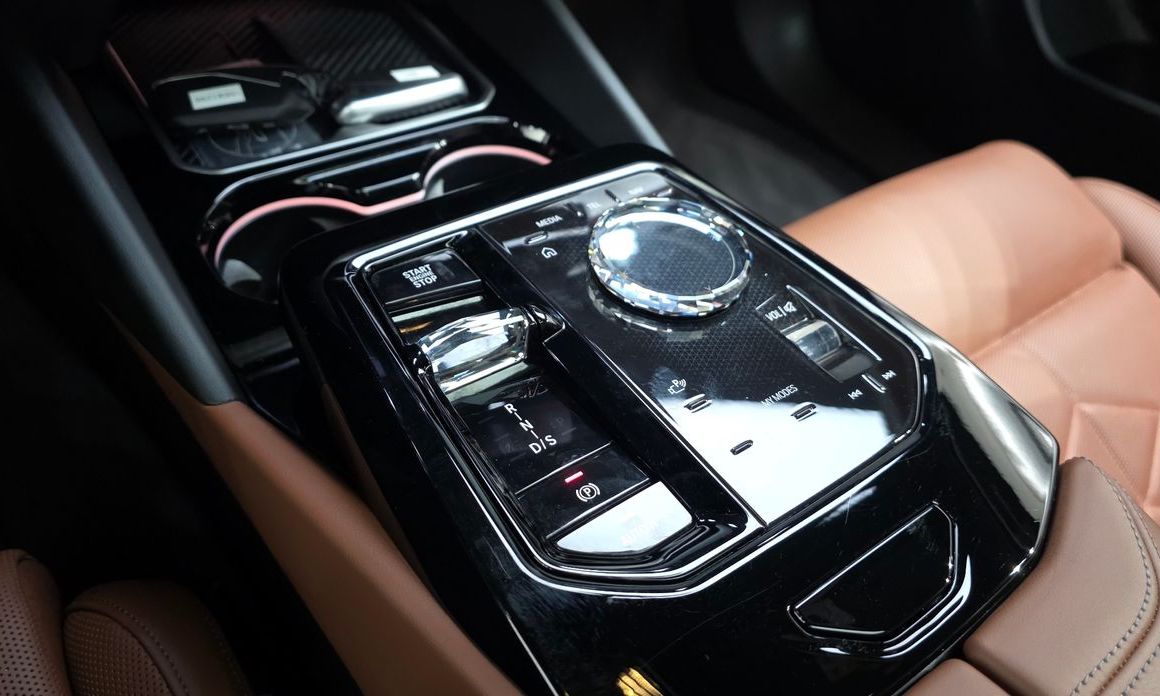 BMW 5-Series 2025