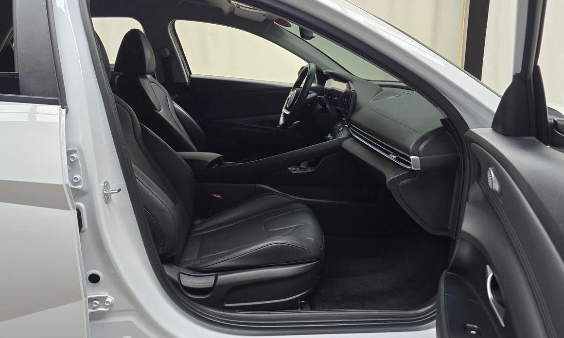 Hyundai AVANTE 2024
