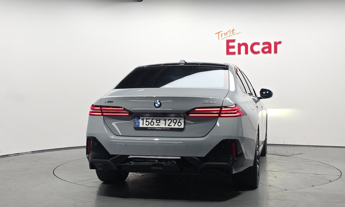 BMW 5-Series 2025