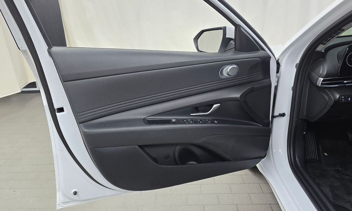 Hyundai AVANTE 2024