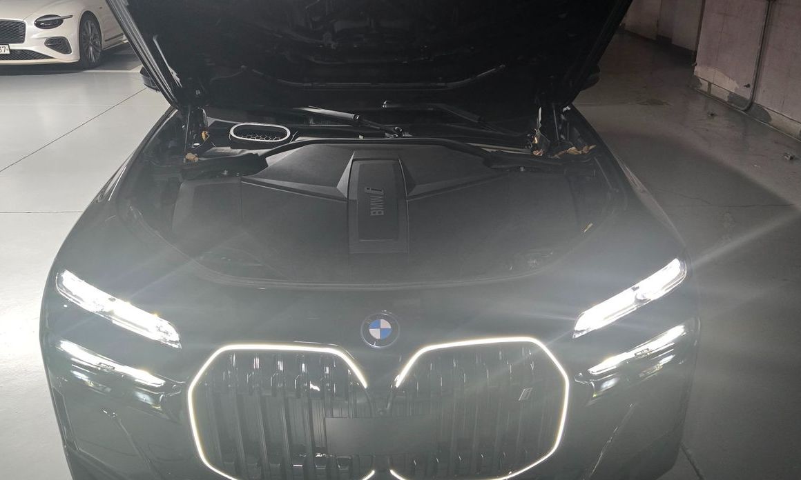 BMW i7 2024
