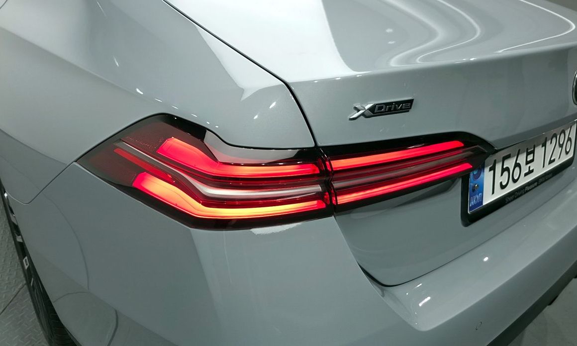 BMW 5-Series 2025